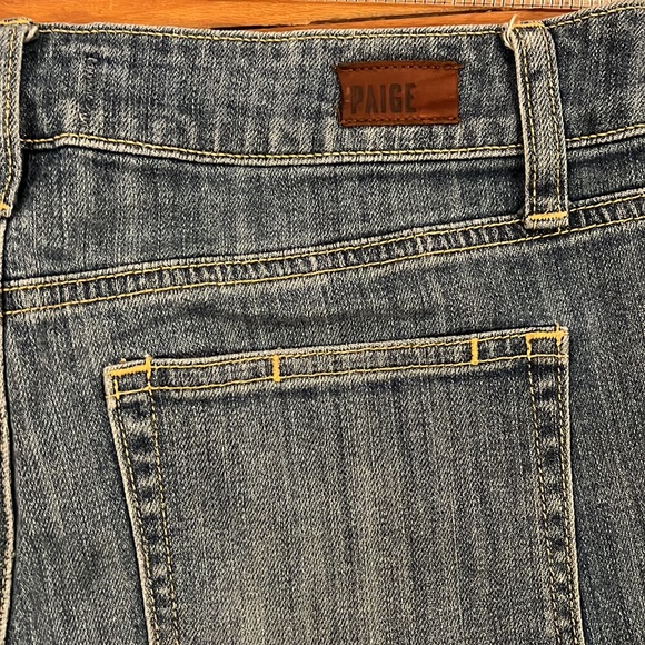 Adorable Short Shorts Paige Denim - Picture 5 of 6